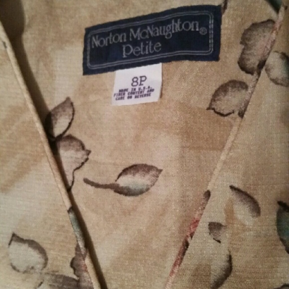 Skirt and shirt set - Picture 3 of 4