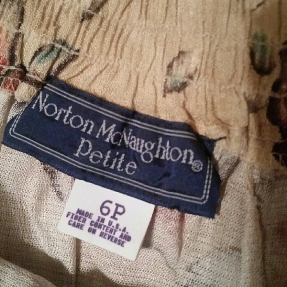 Skirt and shirt set - Picture 4 of 4