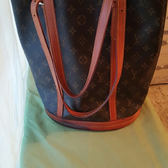 Authentic Lv monogram bucket purse