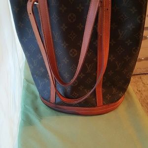 Authentic Lv monogram bucket purse