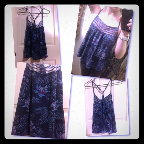 🔹Super cute floral Forever 21 tank!🔹