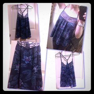 🔹Super cute floral Forever 21 tank!🔹