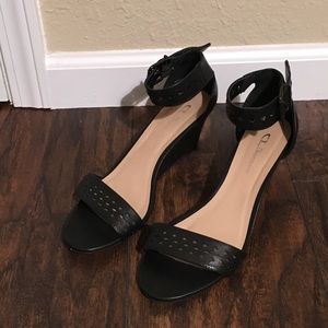 Chinese Laundry sandals