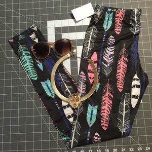 Feather leggings size: large