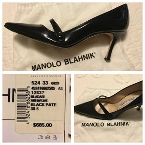 Auth Manolo Blahnik black patent leather shoes