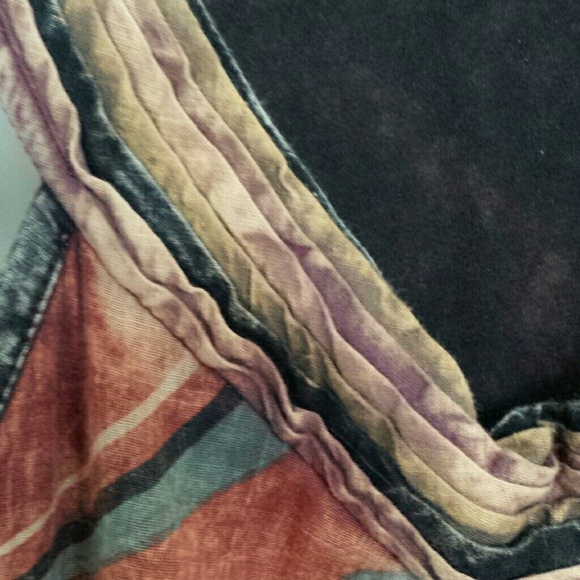 🔥ABSTRACT PRINT TOP🔥 - Picture 3 of 7