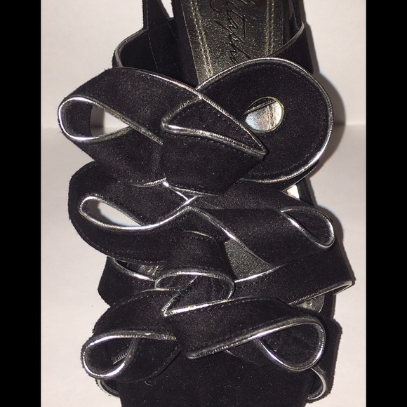 Shoes - Picture 2 of 4