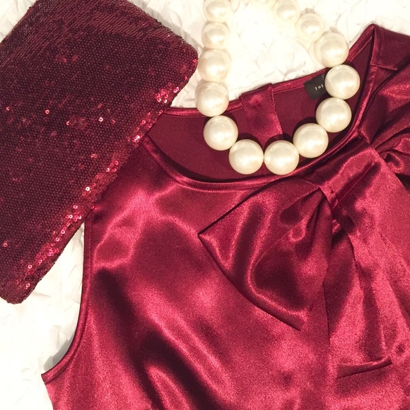 The Limited Burgundy Sequin Wristlist