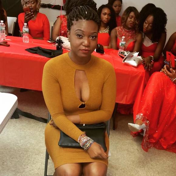 Meet your Posher, Elizabeth