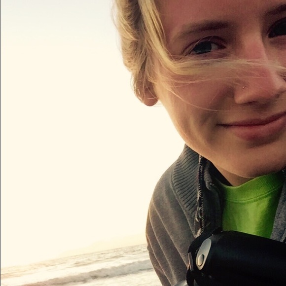 Meet your Posher, Annie - Picture 1 of 1