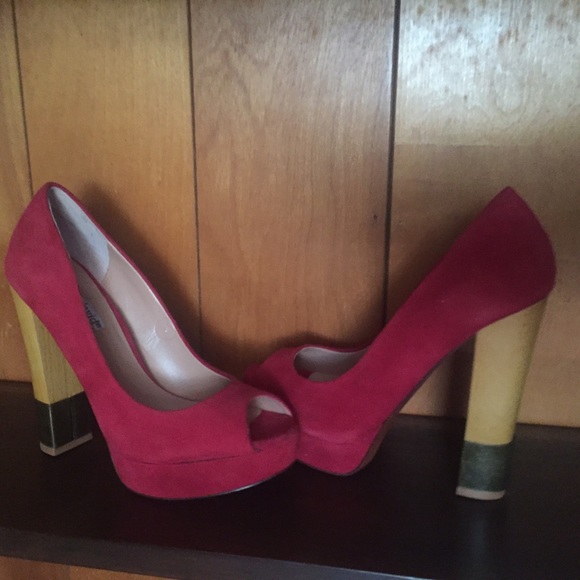 Red Suede Platform Pumps - Picture 4 of 4