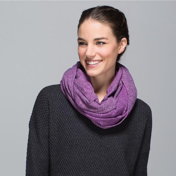 LULULEMON VINYASA SCARF