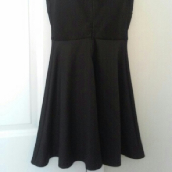 Black dress - Picture 2 of 2