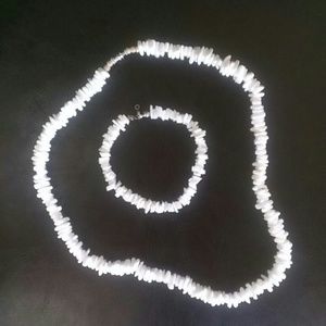 White stone necklace and bracelet