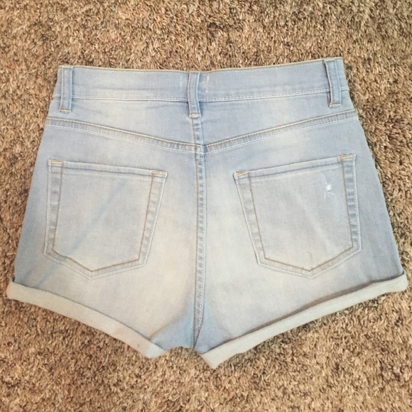 Boyfriend Jean Shorts - Picture 3 of 3