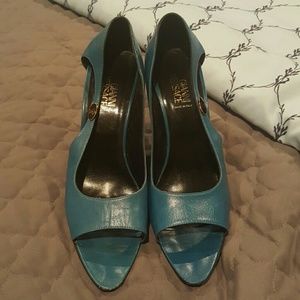 Giani Vesace Peep toe  pump