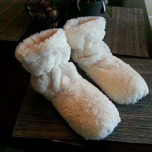 NWOT cozy heatable slippers