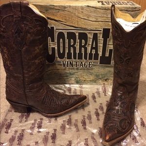 Cowgirl boots/ Corral Vintage
