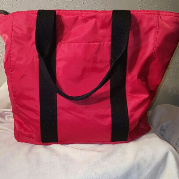 ❤SOLD❤Michael Kors Black/Red Nylon Large Purse - Picture 3 of 4