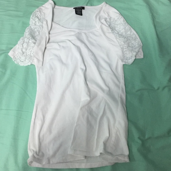 White rue21 shirt