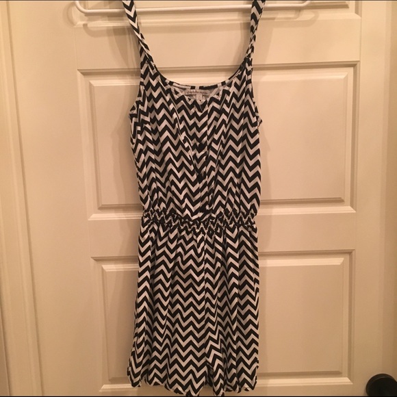 Chevron black/white romper - Picture 1 of 3