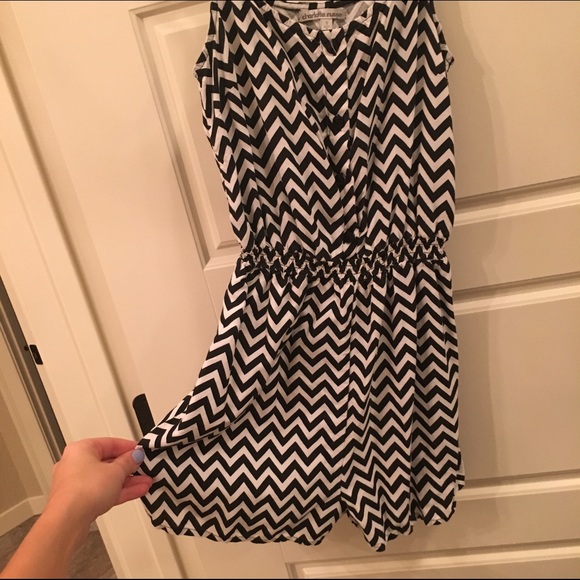 Chevron black/white romper - Picture 2 of 3