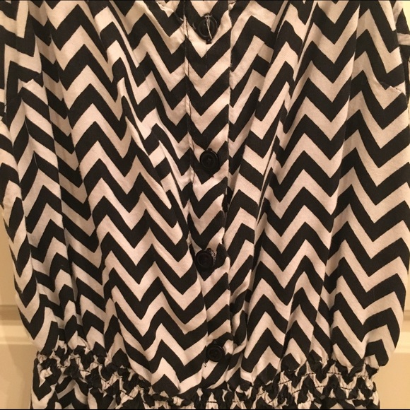 Chevron black/white romper - Picture 3 of 3