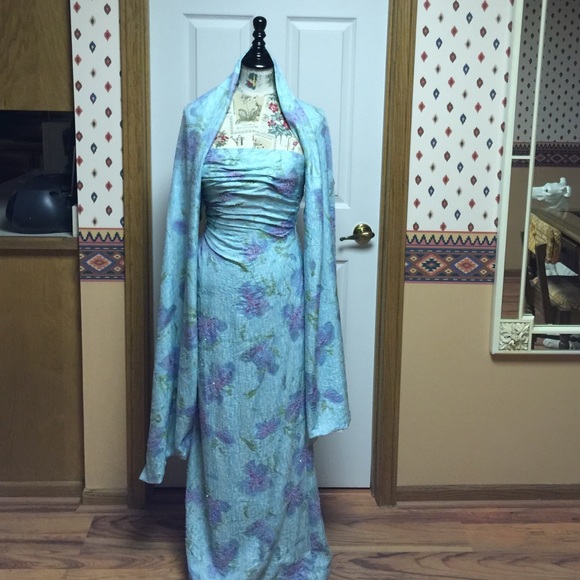 Carmen Marc Valvo  Beaded Gown - Picture 2 of 2