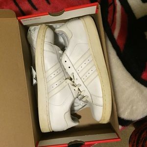 Adidas size 9.5 mens