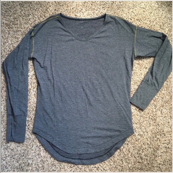 Lululemon striped long sleeved top w/ thumb holes