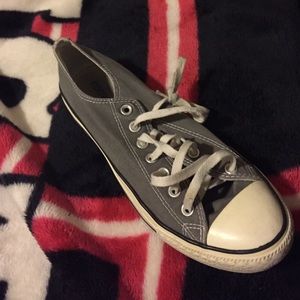 Converse size 9