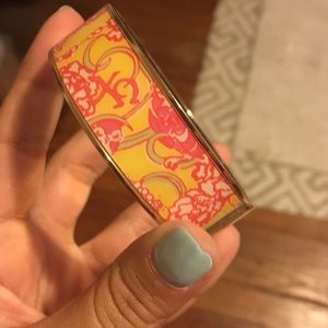 Lilly Pulitzer Chi Omega bracket & carrying case