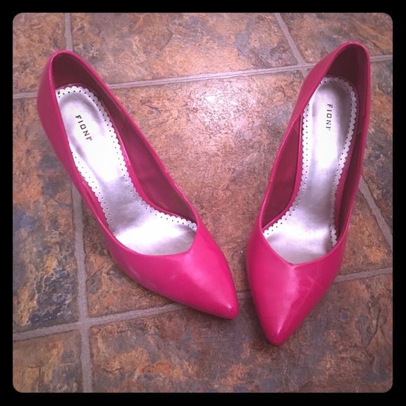 Super cute Pink Fioni heels!