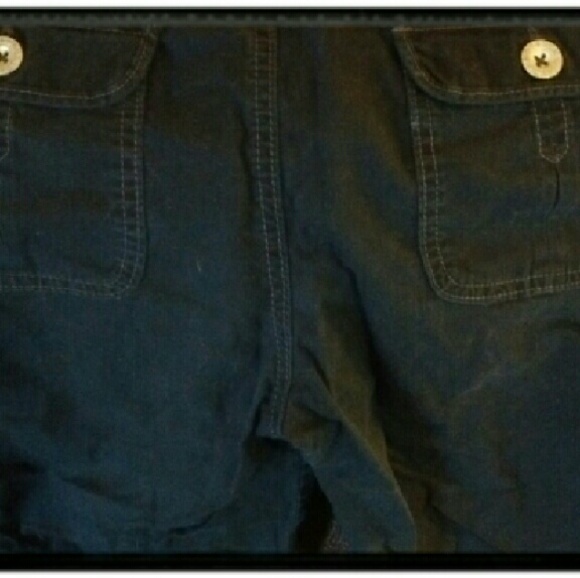 Woman's long shorts - Picture 2 of 4