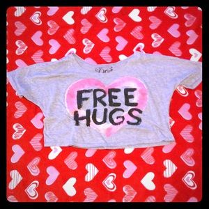 🍉FREE HUGS CROP TOP🍉