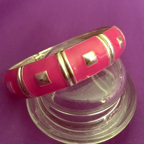 Pink and silver snap closure braclet