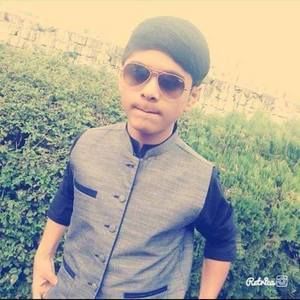 Meet your Posher, Hamza