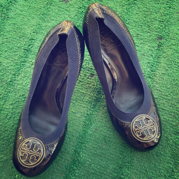 Tory Burch Shoes - Tory Burch 'Caroline' blue patent leather size 6