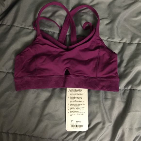 Lululemon sports bra