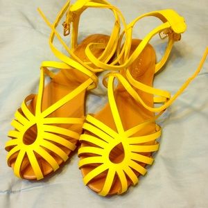 NWT Modcloth Sunny Sandals
