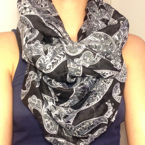Infinity scarf - Picture 1 of 2
