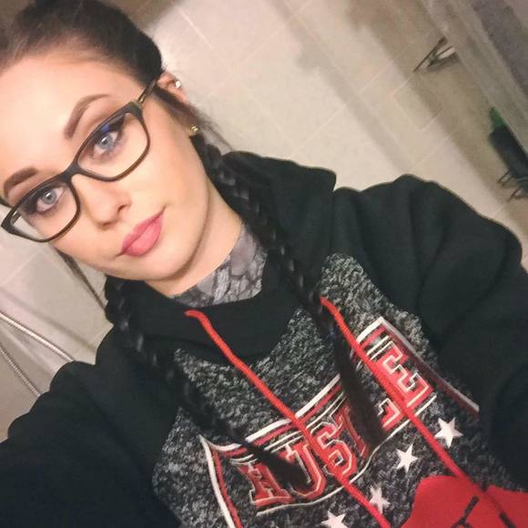 Meet your Posher, Hannah