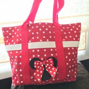 Minnie Mouse tote bag.