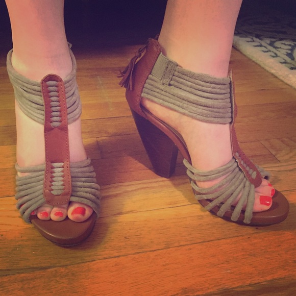 Seychelles cute brown/gray heels