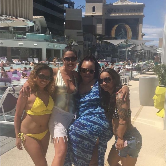 Meet your Posher, Raina - Picture 2 of 8