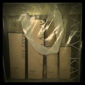 Mary Kay time wiseset
