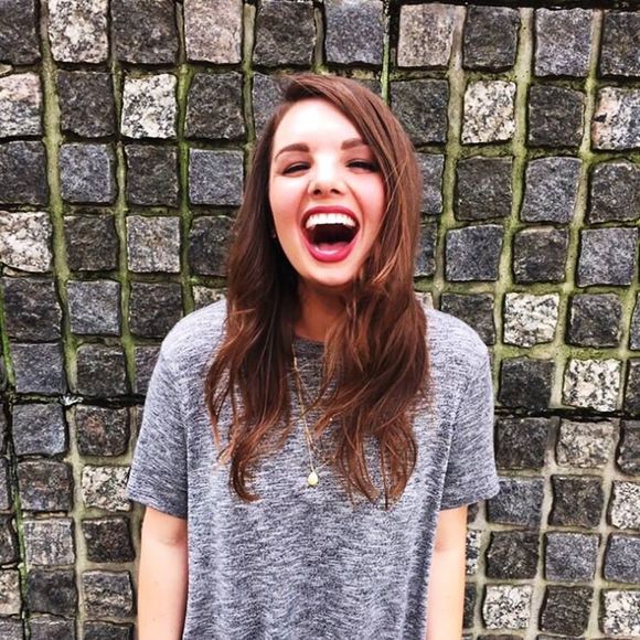 Meet your Posher, Abbie - Picture 1 of 1