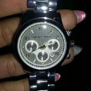 Michael kors woman watch silver tone