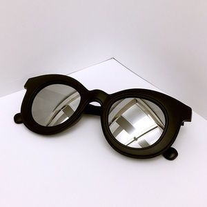 ❤️BOGO❤️New UO Silver Mirrored Round