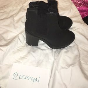 Black platform H & M boots